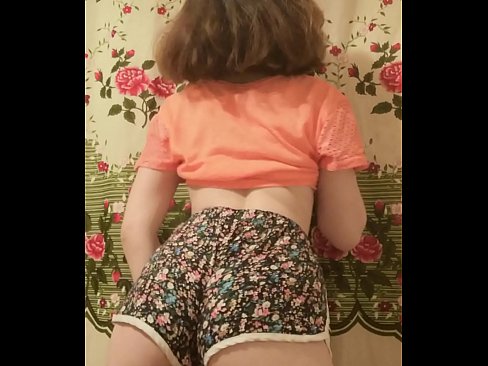 ❤️ Nena jove sexy despullant-se els pantalons curts davant la càmera ❤ Vídeo sexual al ca.japangaysex.ru ❌