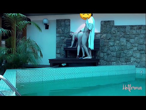 ❤️ El cap convida la criada a la piscina, però no va poder resistir-se a una calor ❤ Vídeo sexual al ca.japangaysex.ru ❌