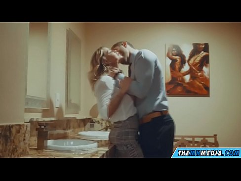 ❤️ Quan una rossa tetona et sedueix en un lavabo públic ❤ Vídeo sexual al ca.japangaysex.ru ❌